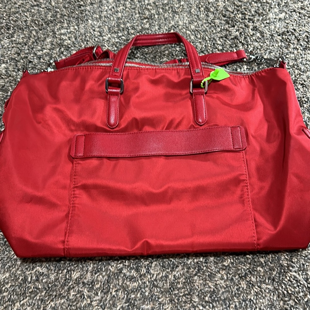 Samsonite Red suitcase. - Picture 3 of 8